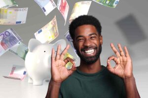 Uomo contento e soldi